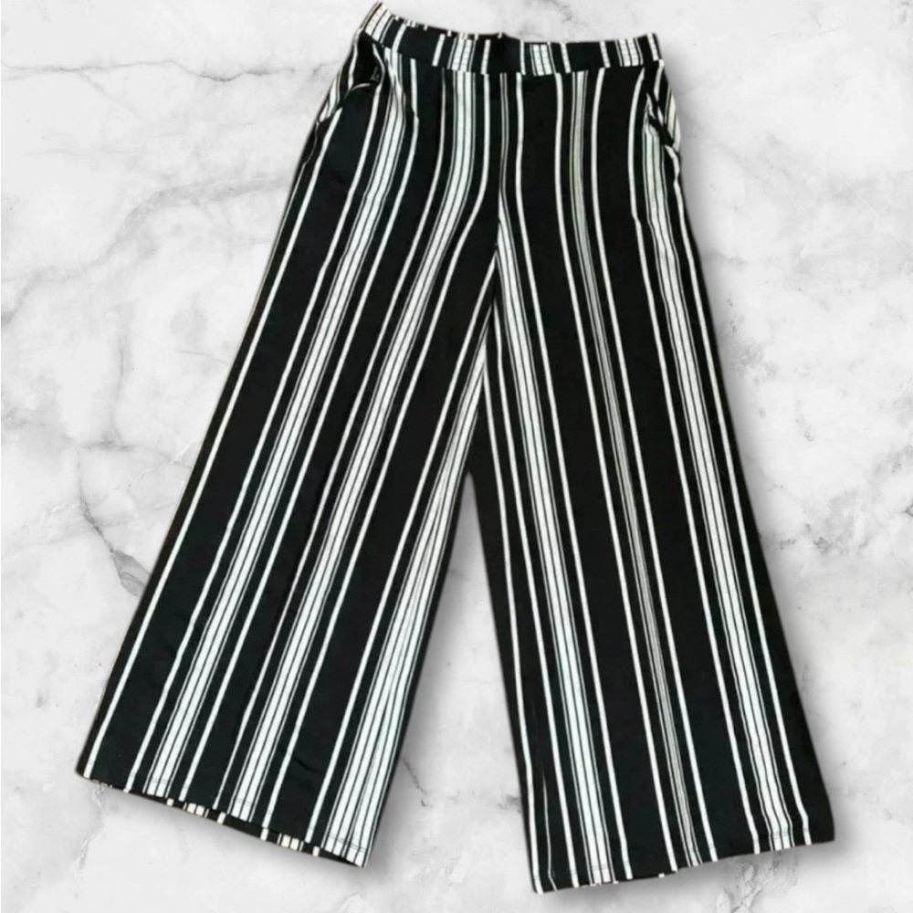 Nina Leonard Large Black and White Vertical Stripe Wide Leg Pants